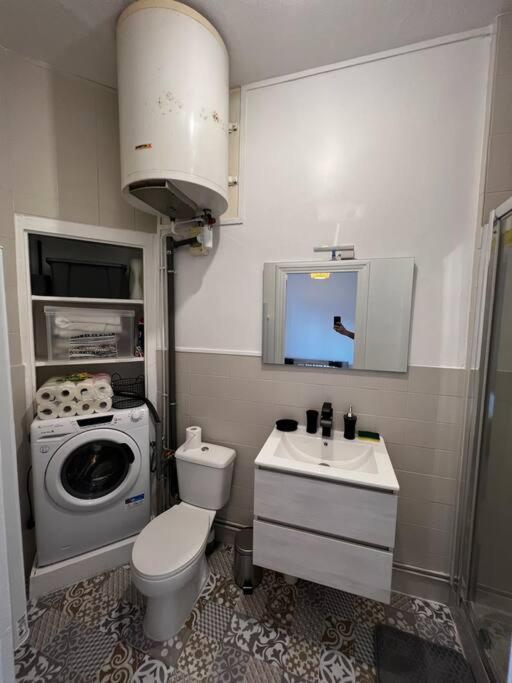Appartement T2 Avec Terrasse Proche Cathedrale Bourges Exterior foto
