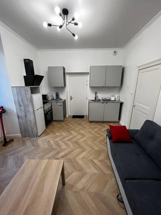 Appartement T2 Avec Terrasse Proche Cathedrale Bourges Exterior foto